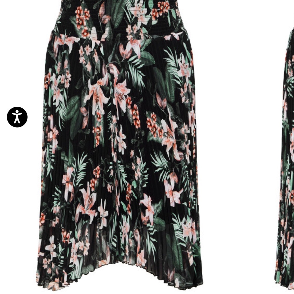 NWT City Chic Pleated Skirt Size 16